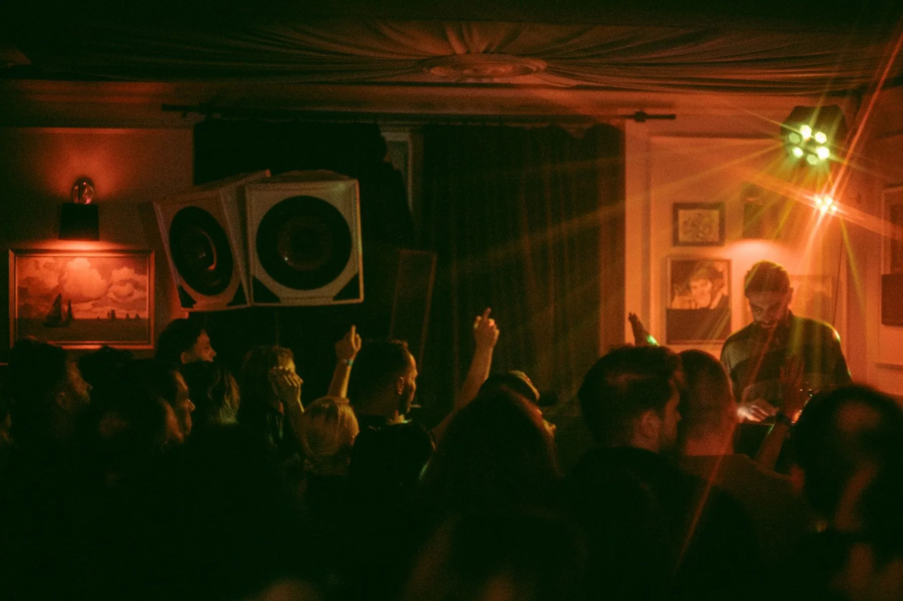 Koncert w sali willi